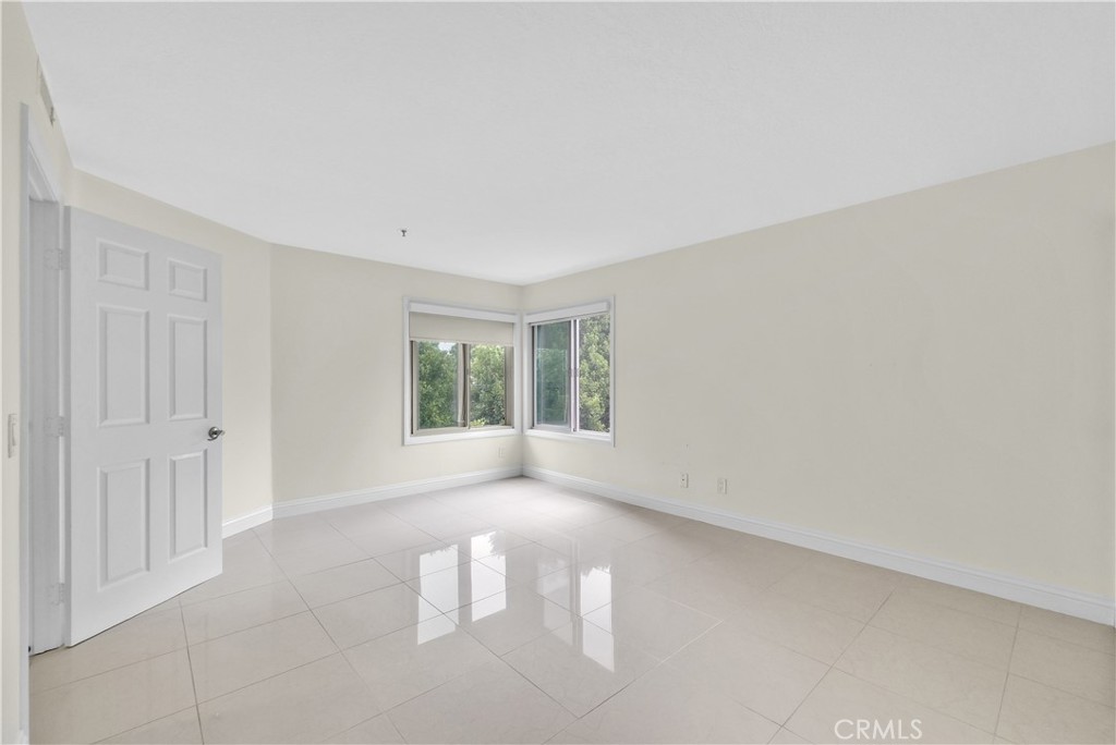 260 Cagney Lane 105 Property Photo 31