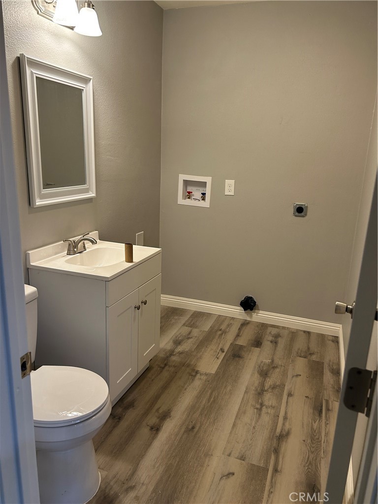 42713 2nd E Street E Property Photo 5