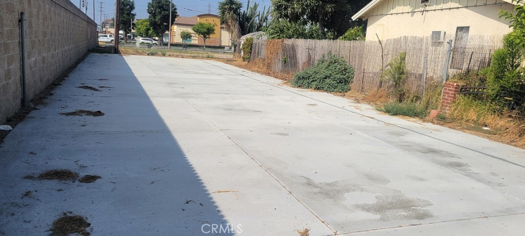 13724 Garfield Avenue Property Photo 3