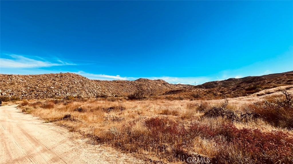 583 300 002 Property Photo 1