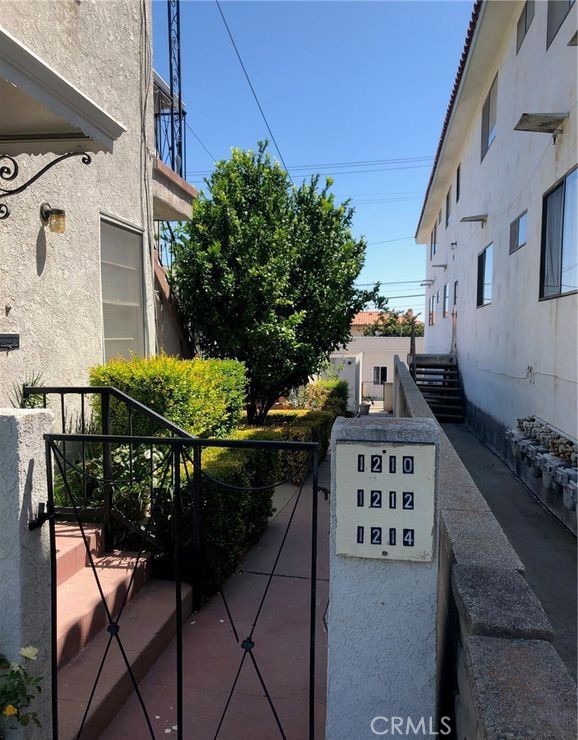 1210 S Leland Street Property Photo 6