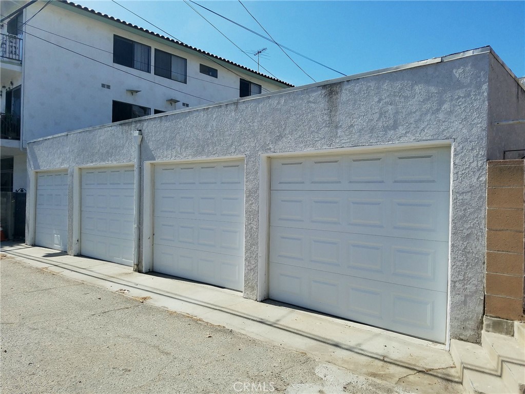 1210 S Leland Street Property Photo 9