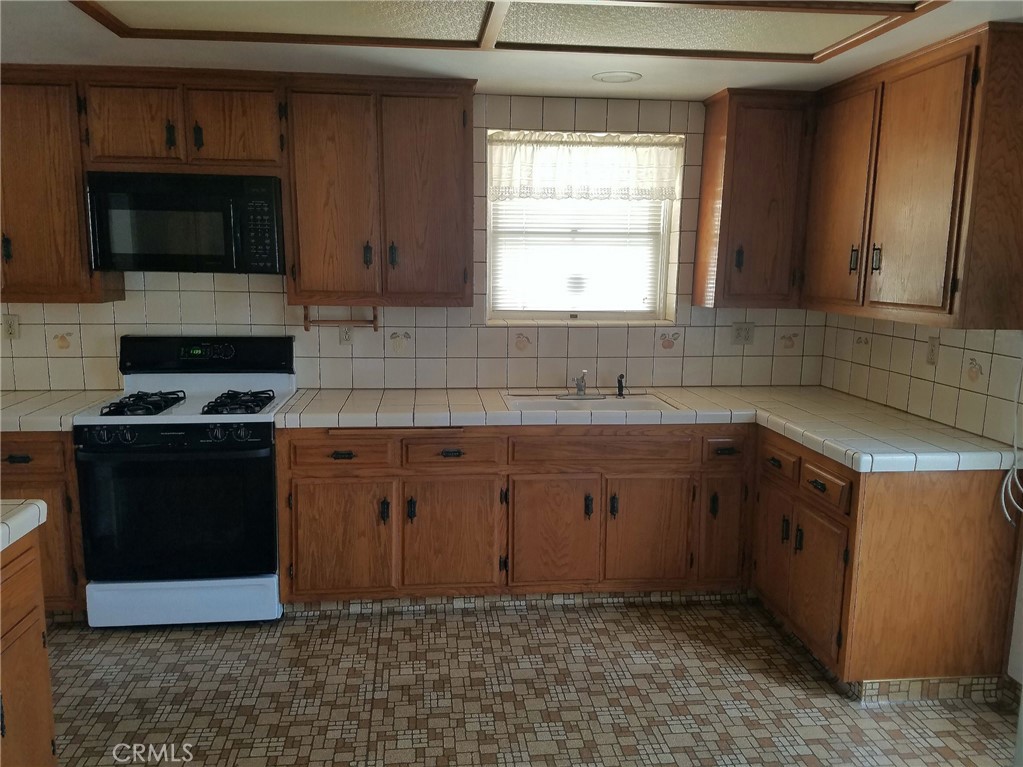 1210 S Leland Street Property Photo 46