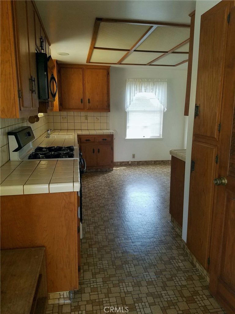1210 S Leland Street Property Photo 49