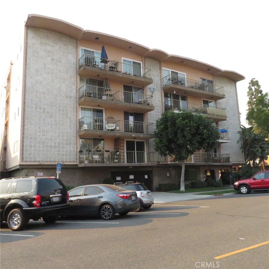 545 Chestnut Avenue 304 Property Photo 1