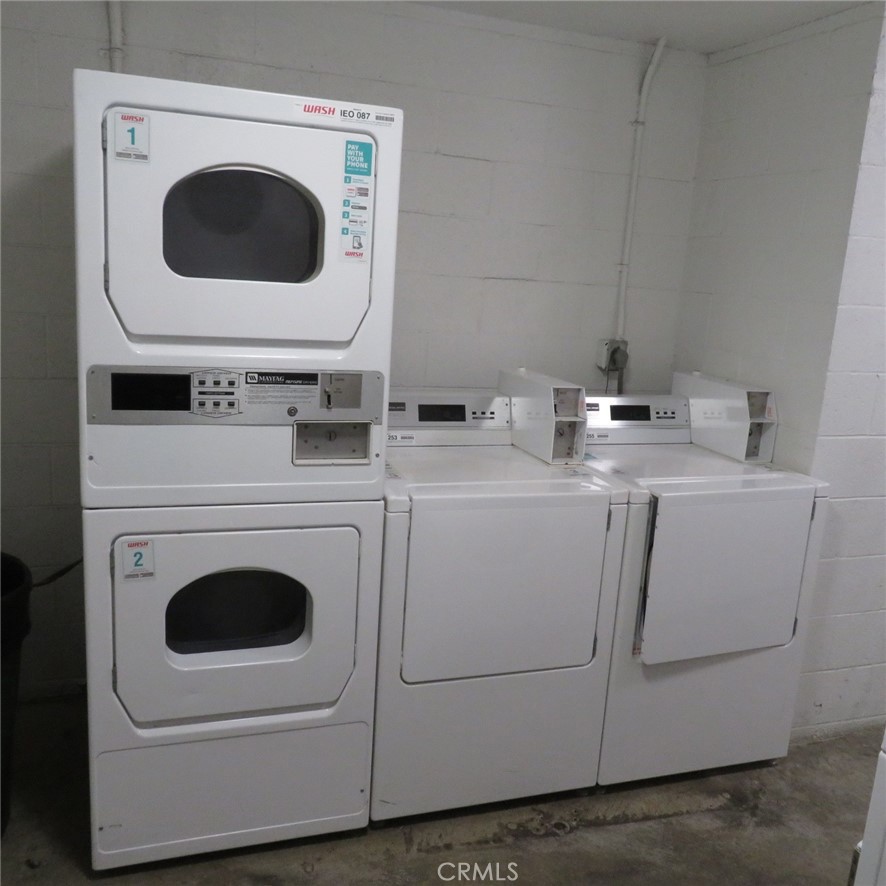 545 Chestnut Avenue 304 Property Photo 12