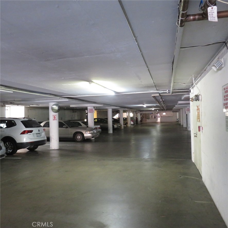 545 Chestnut Avenue 304 Property Photo 15