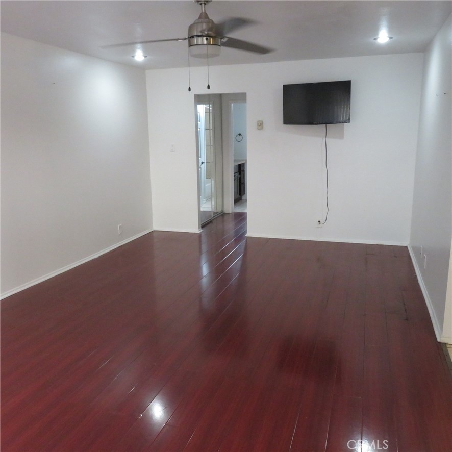545 Chestnut Avenue 304 Property Photo 16