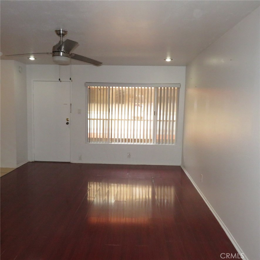 545 Chestnut Avenue 304 Property Photo 18