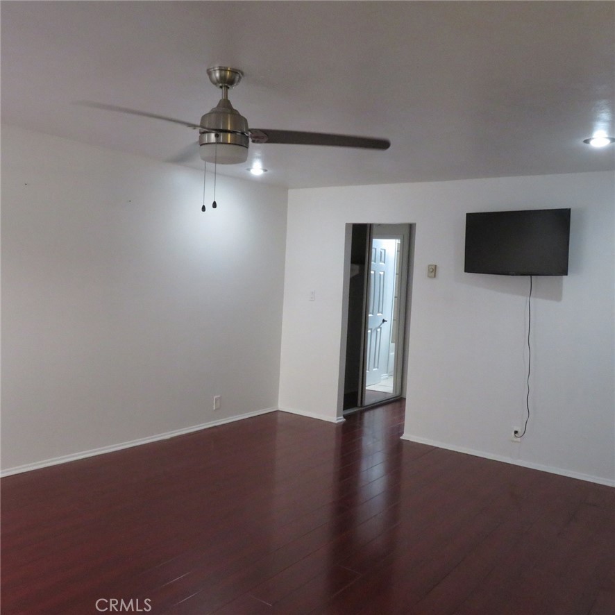 545 Chestnut Avenue 304 Property Photo 37