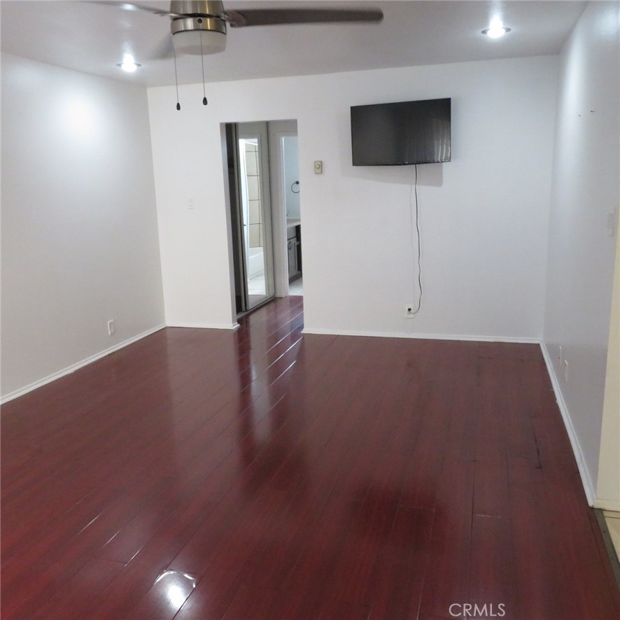 545 Chestnut Avenue 304 Property Photo 38