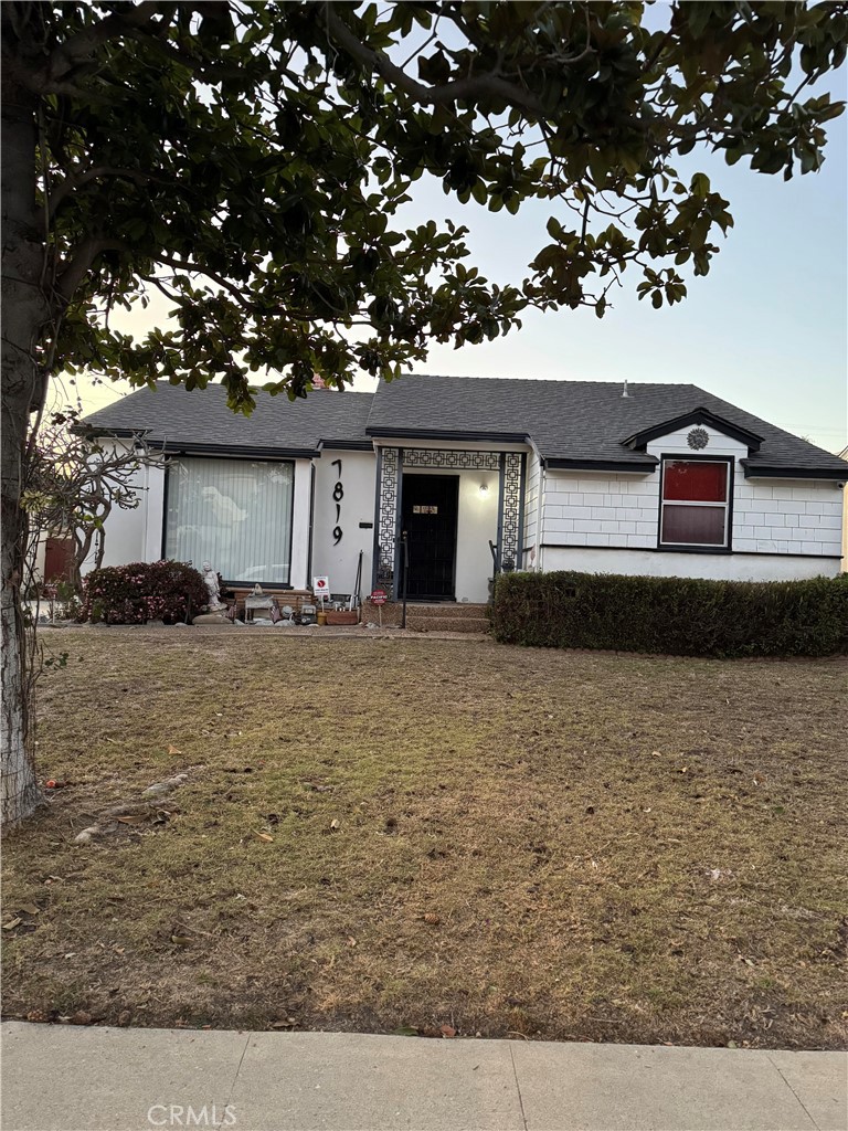 7819 El Manor Avenue Property Photo