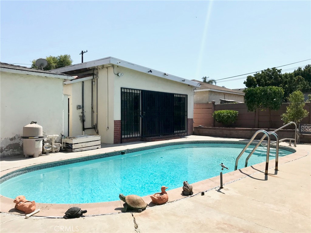 1537 1/2 W 205th Street Property Photo