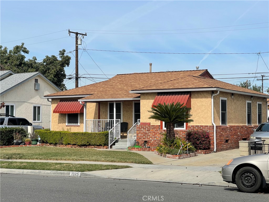 1325 W 34th Street Property Photo