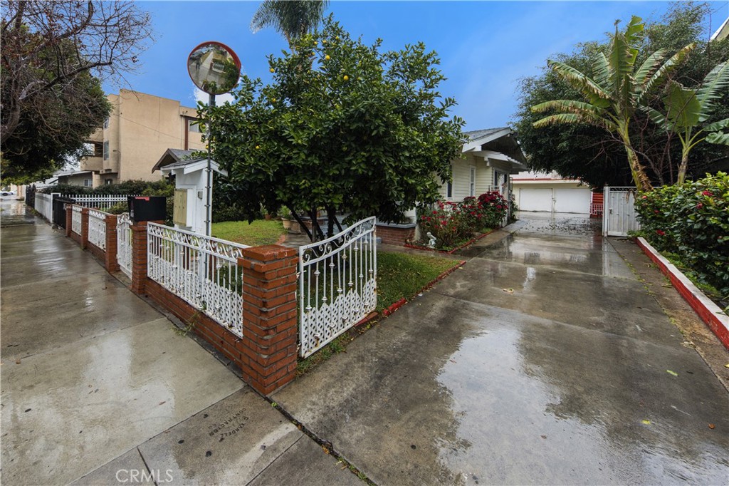 1200 Temple Avenue Property Photo 6