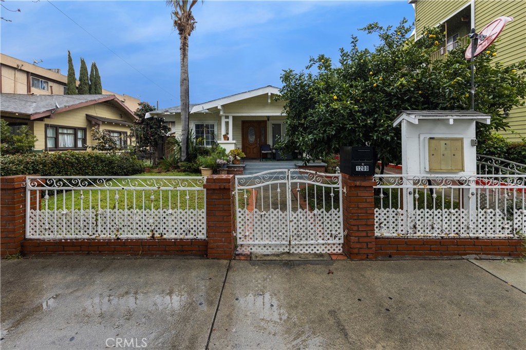 1200 Temple Avenue Property Photo 8