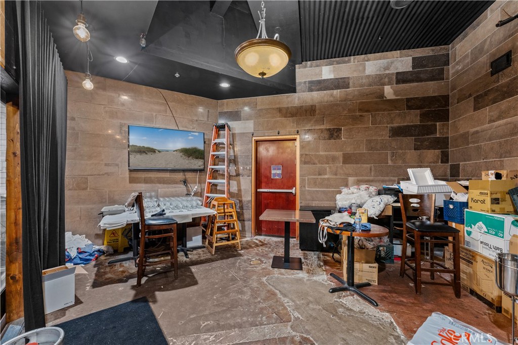 13788 Roswell 186 Property Photo 38