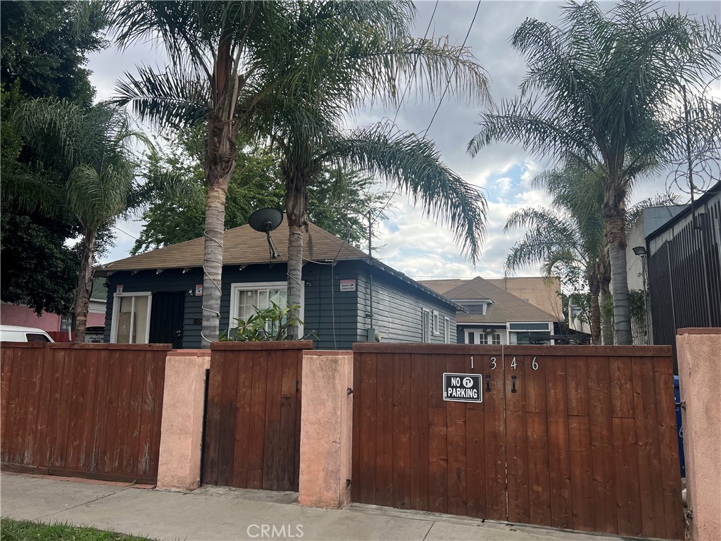 1346 E 18th Street Property Photo