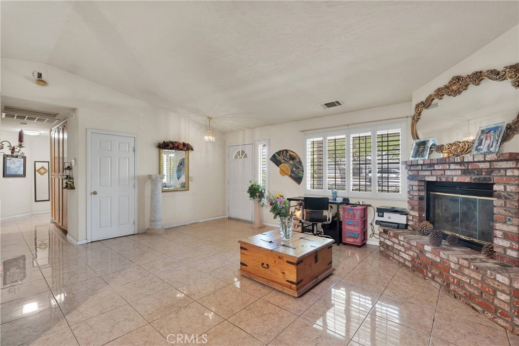 16685 Cactus Street Property Photo 5