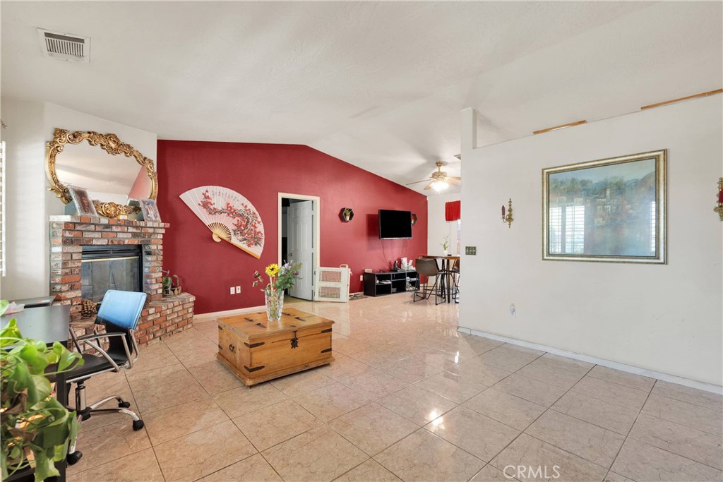 16685 Cactus Street Property Photo 6