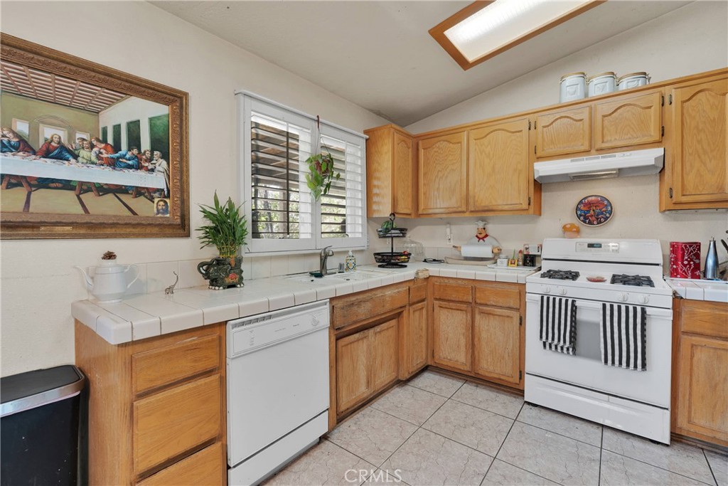 16685 Cactus Street Property Photo 11