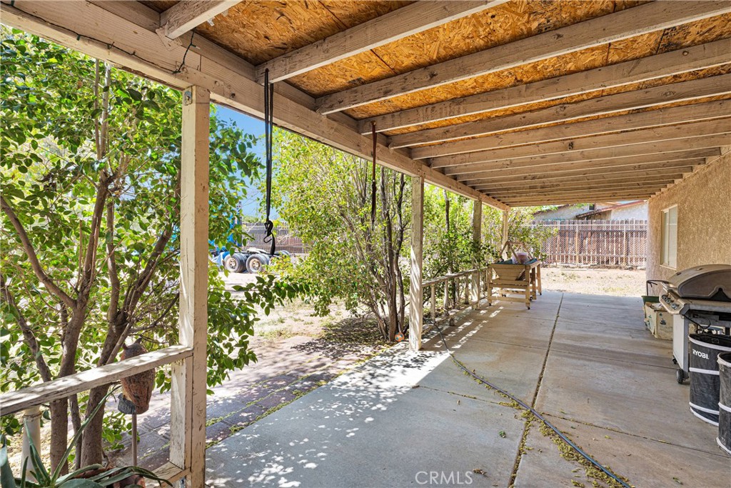 16685 Cactus Street Property Photo 27