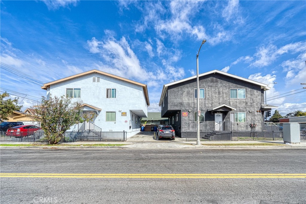 1401 W 42nd Place Property Photo
