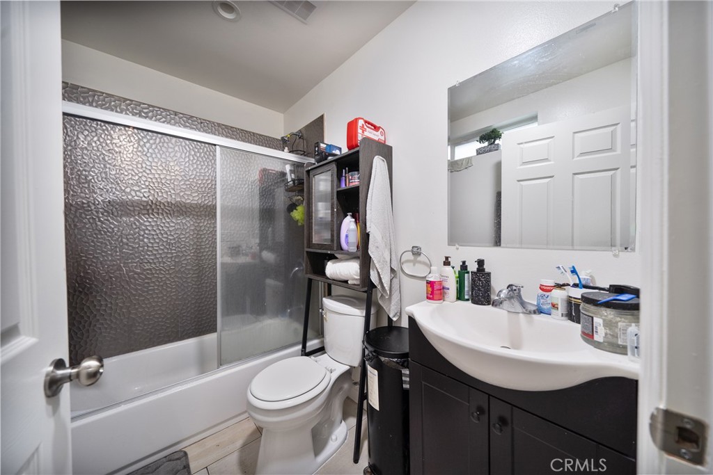 671 W 62nd Street Property Photo 16