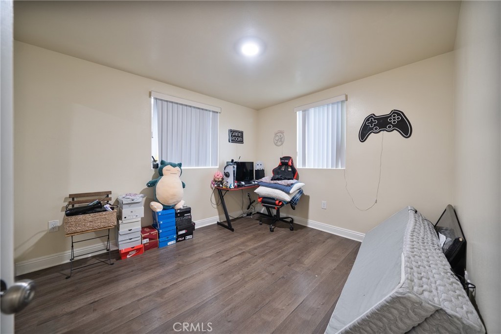 671 W 62nd Street Property Photo 17