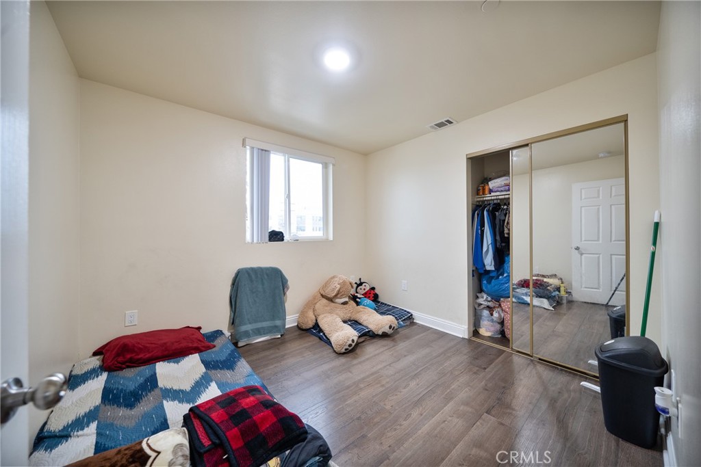 671 W 62nd Street Property Photo 27