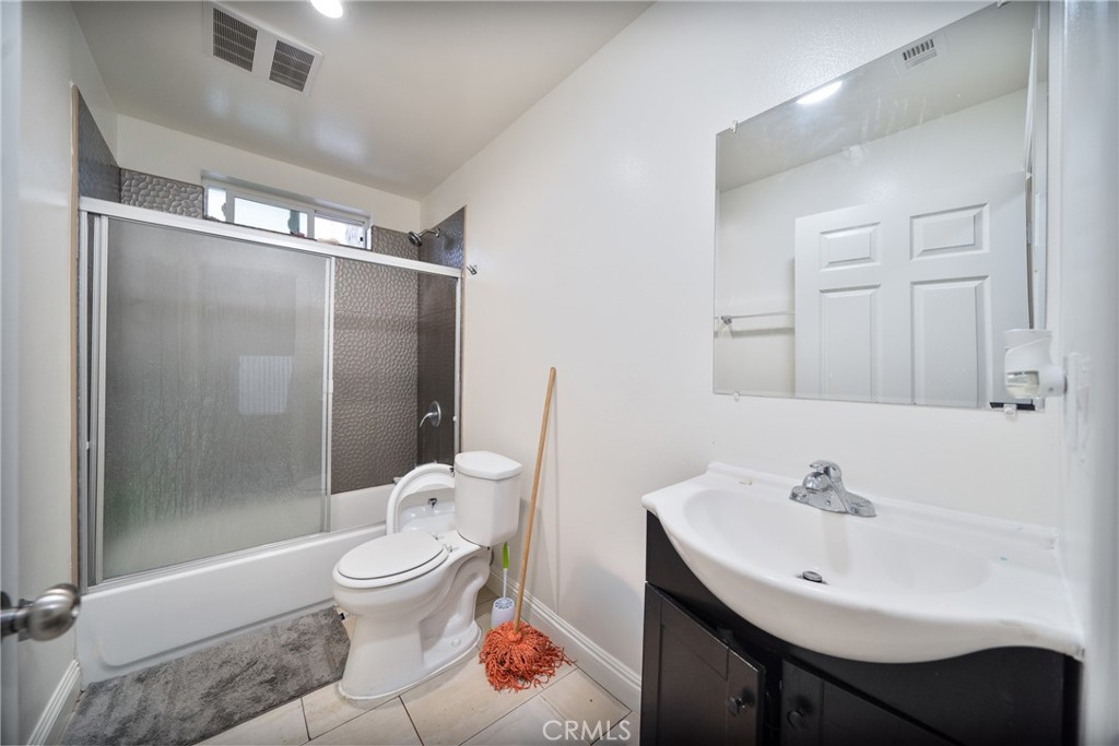 671 W 62nd Street Property Photo 30
