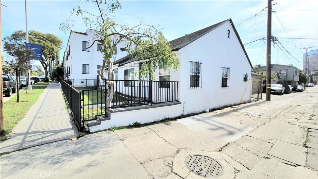 618 W 6th Street Property Photo 3