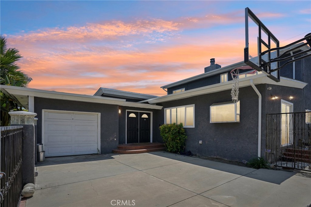 3675 Palo Verde Avenue Property Photo