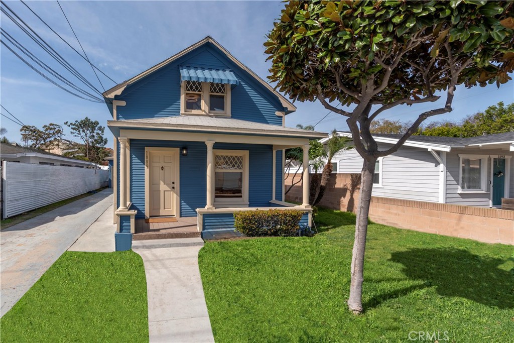 1887 Saint Louis Avenue Property Photo