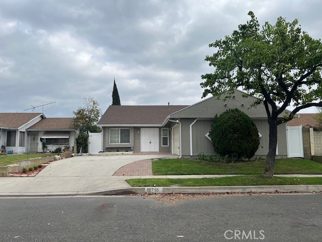 18718 Bloomfield Avenue Property Photo