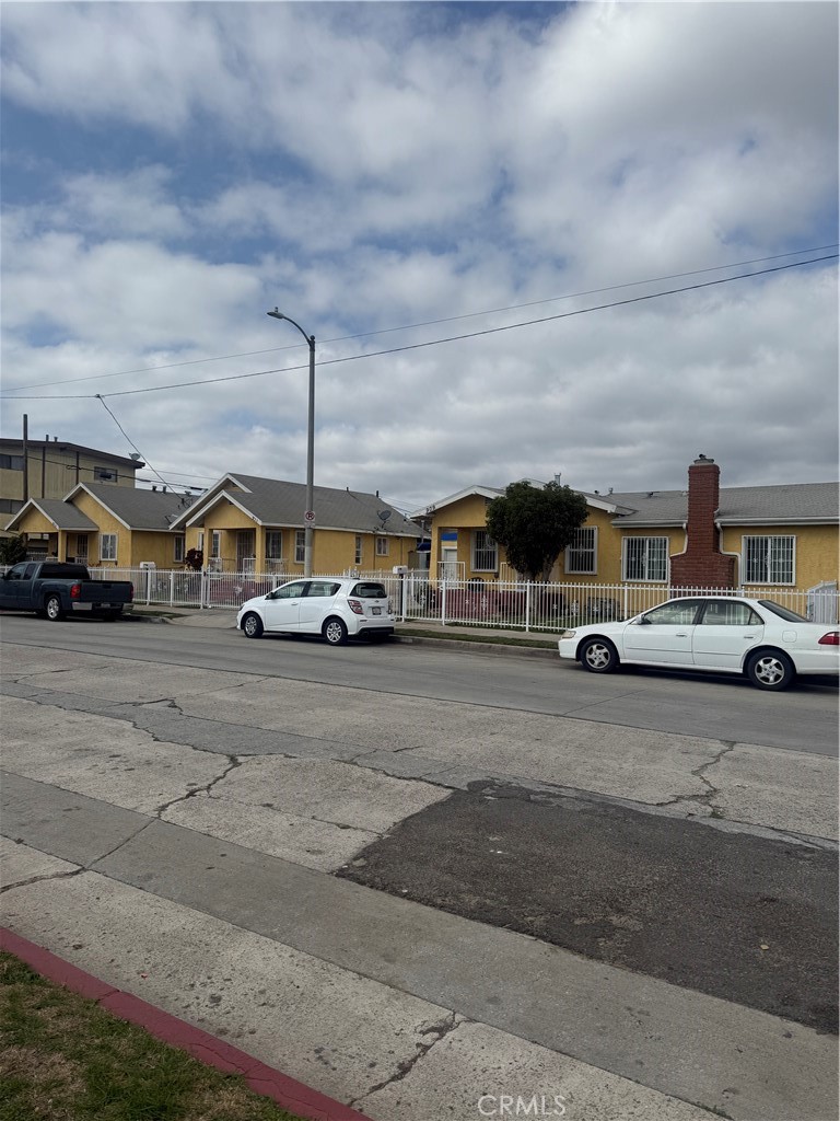 909 W Denni Street Property Photo 4