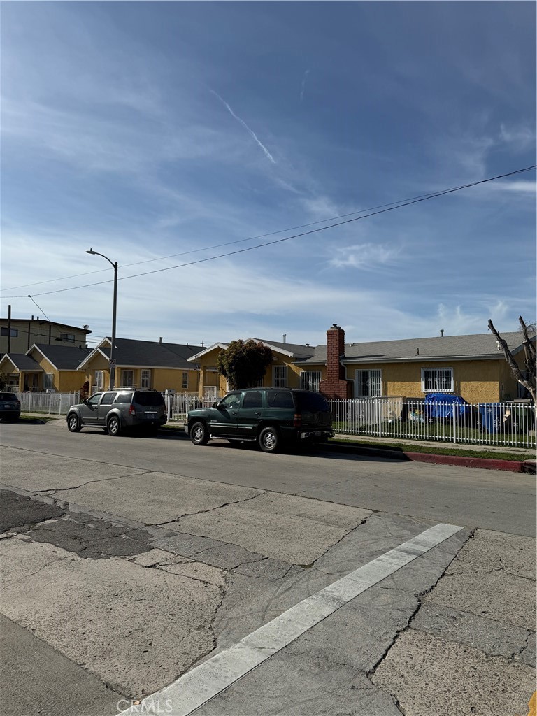 909 W Denni Street Property Photo 10