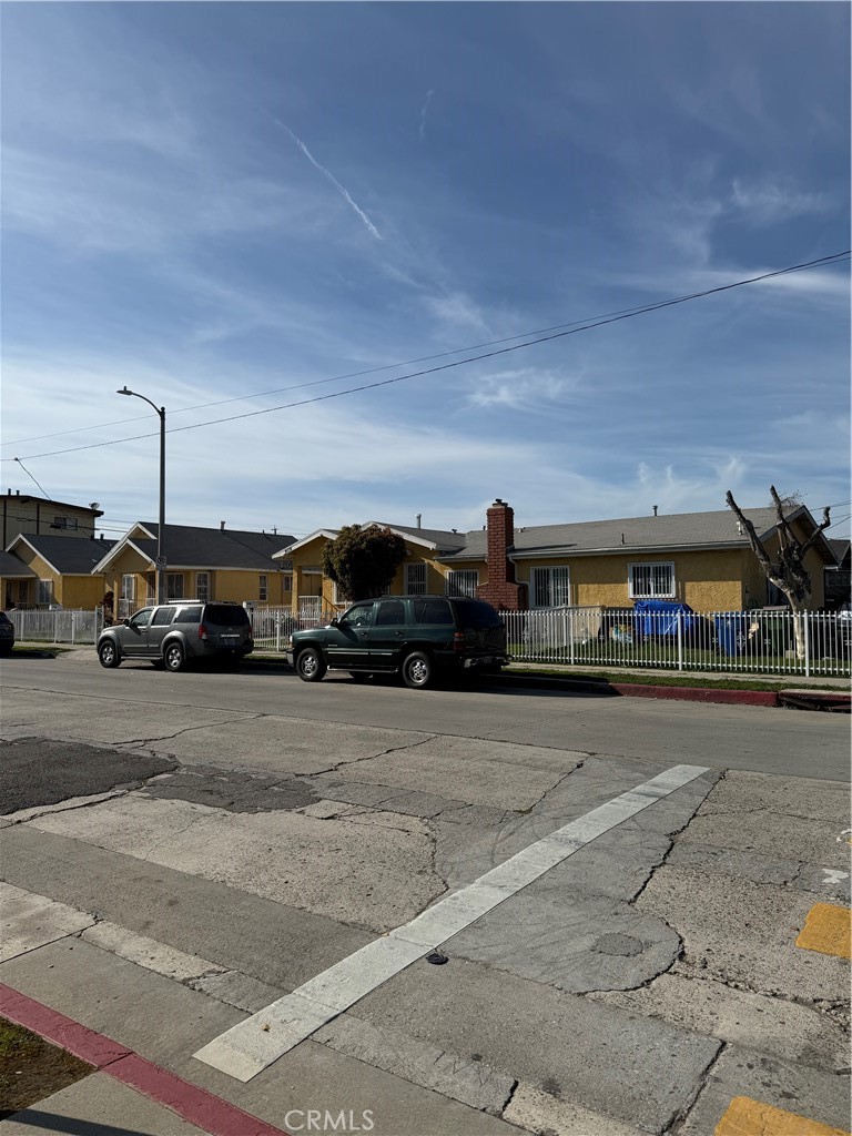 909 W Denni Street Property Photo 11