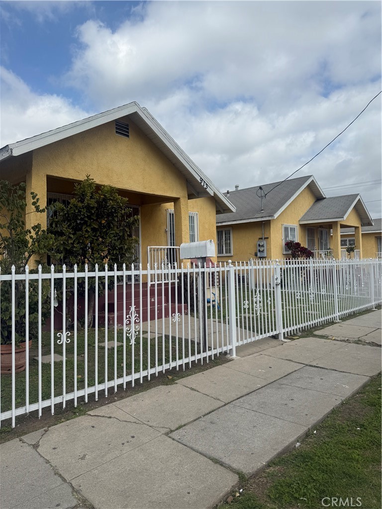 909 W Denni Street Property Photo 17