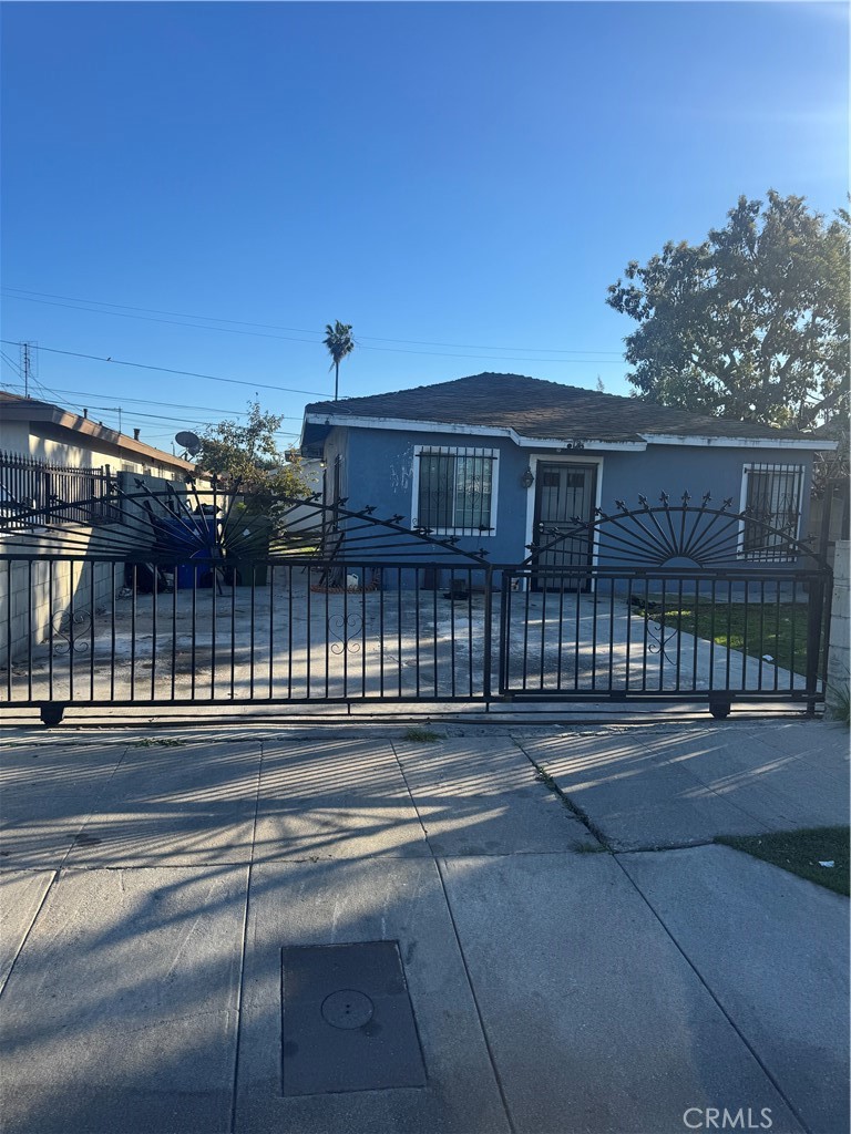 726 E 106th Street Property Photo