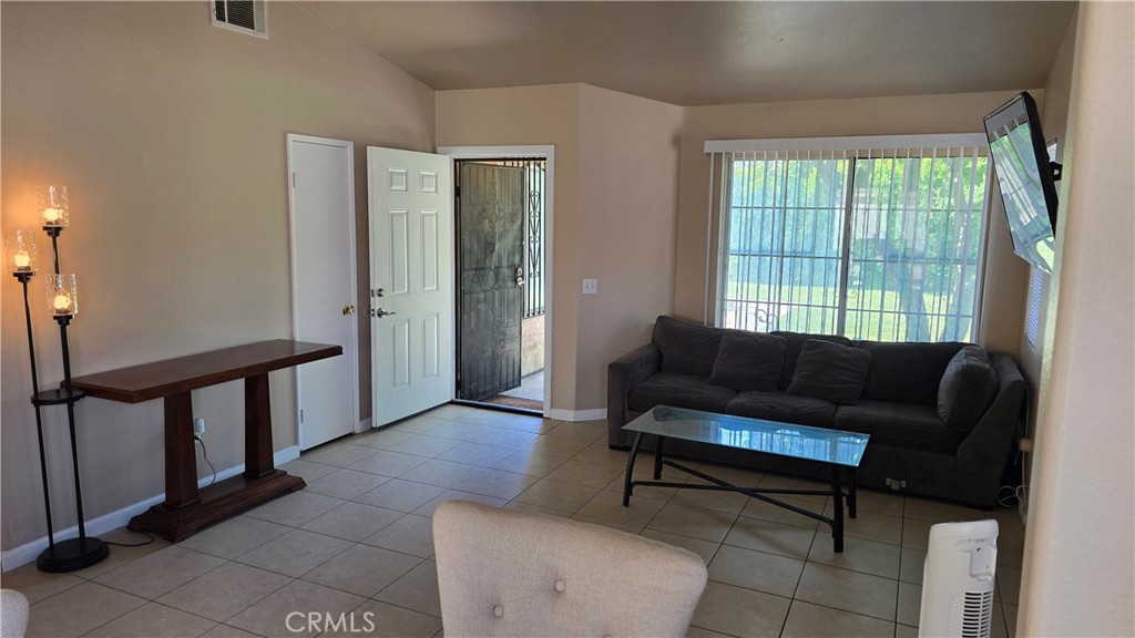 8975 Beech Avenue Property Photo 4