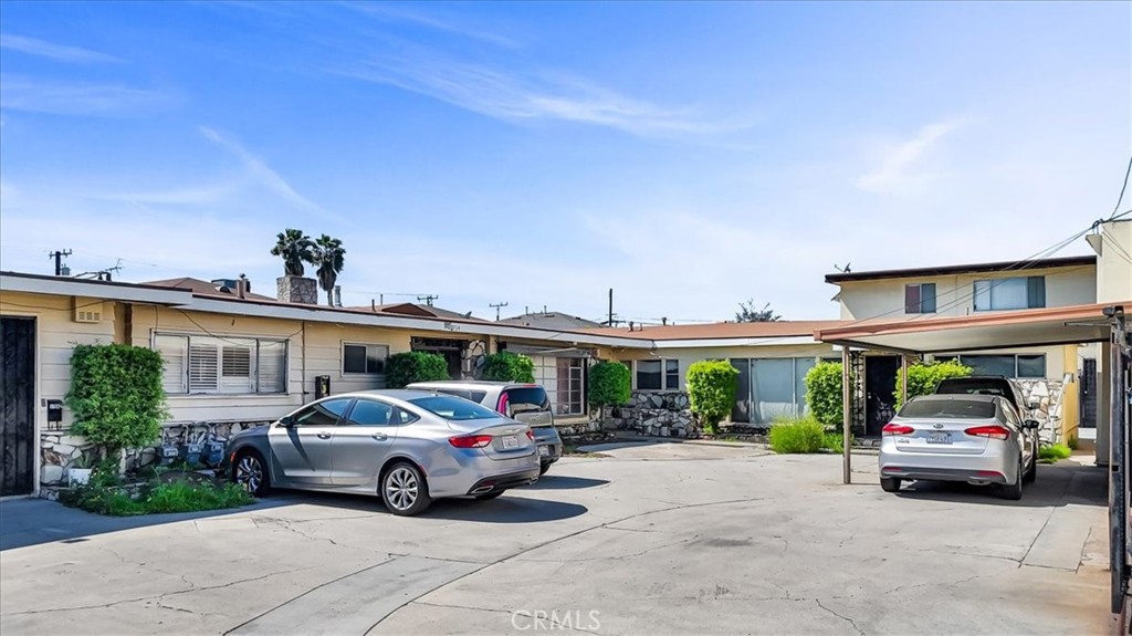 9712 Alondra Boulevard Property Photo 2