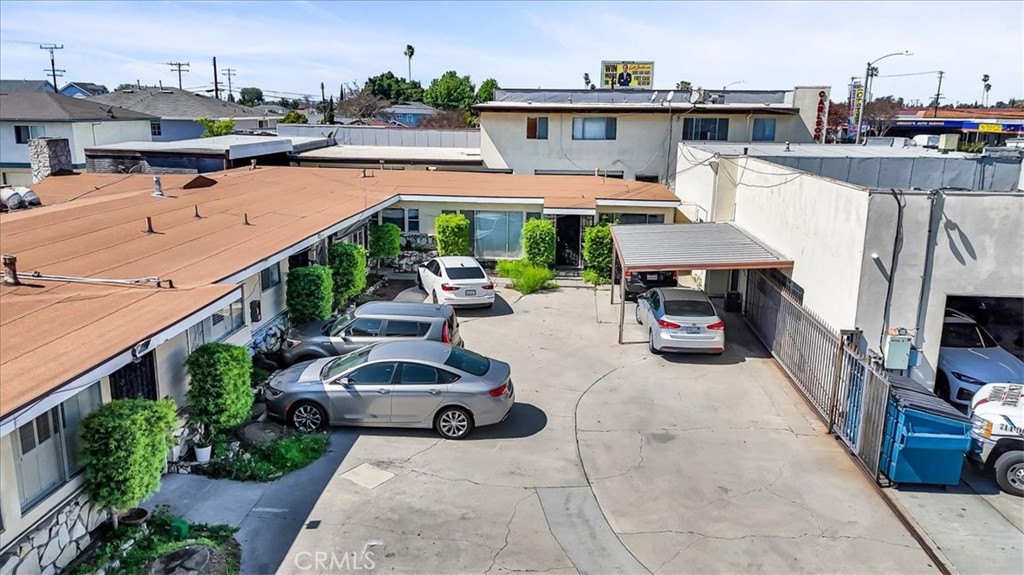 9712 Alondra Boulevard Property Photo 4
