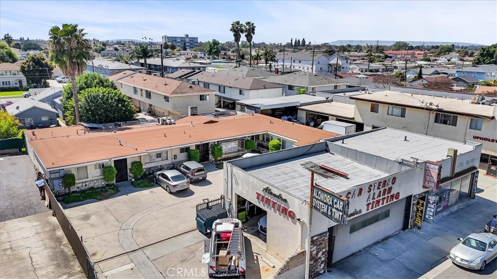 9712 Alondra Boulevard Property Photo 11