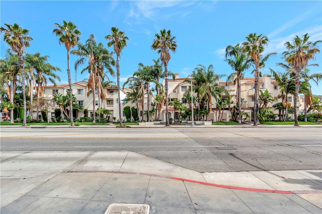 3605 E Anaheim Street 316 Property Photo 1