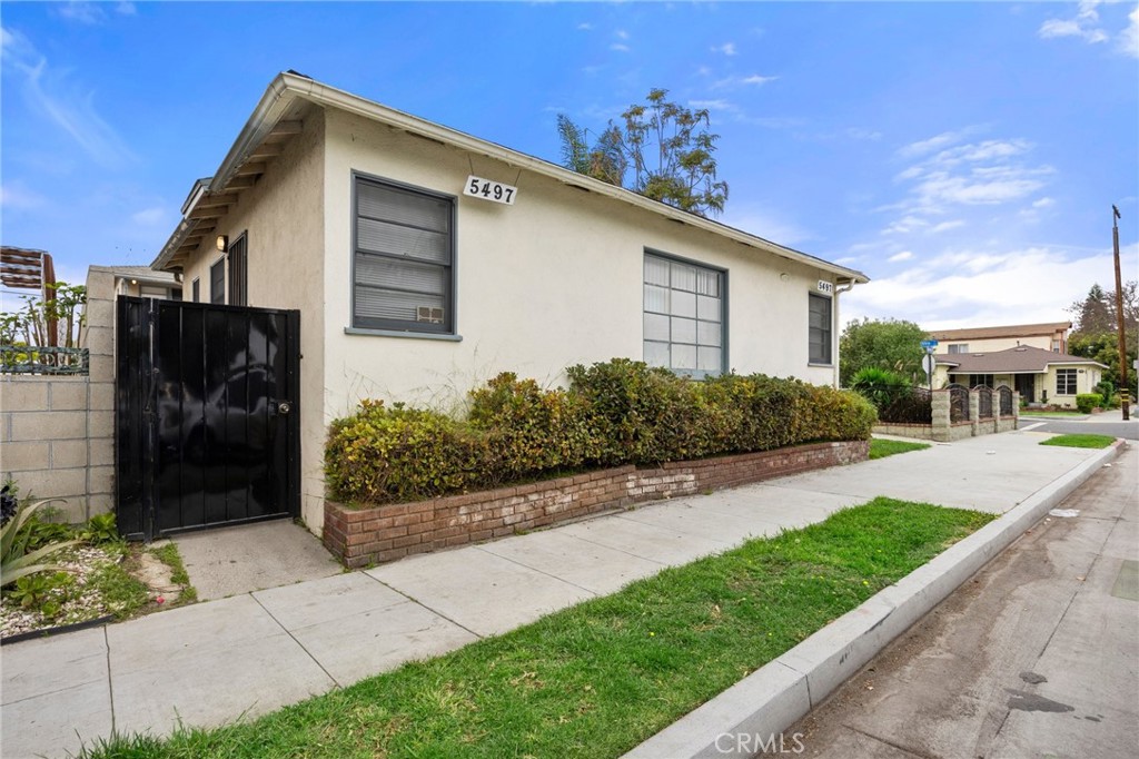5497 Orange Avenue Property Photo 3