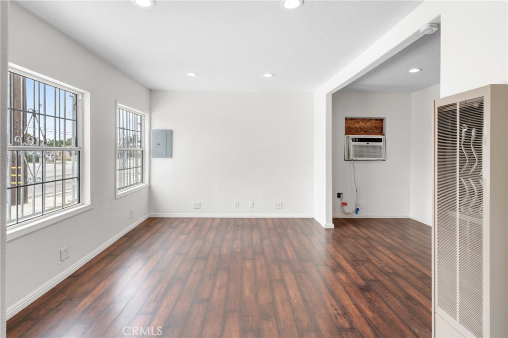 14354 Carmenita Rd Property Photo 6