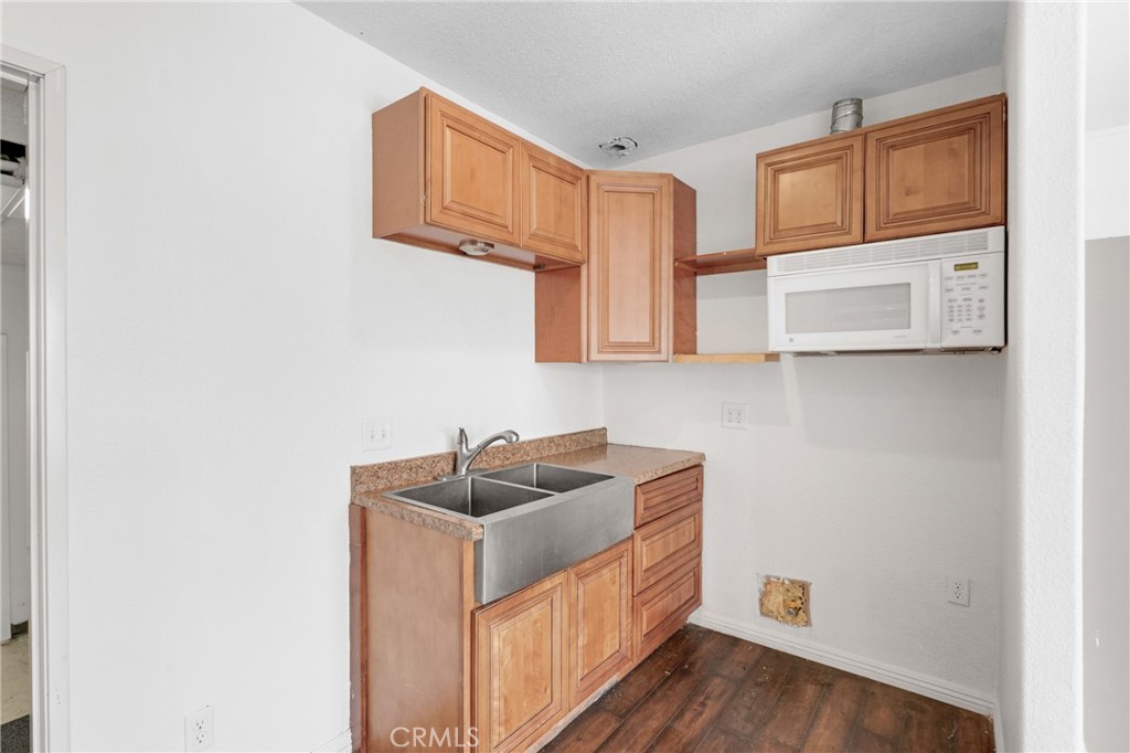 14354 Carmenita Rd Property Photo 10