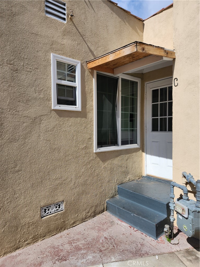 7716 California Ave Property Photo 1
