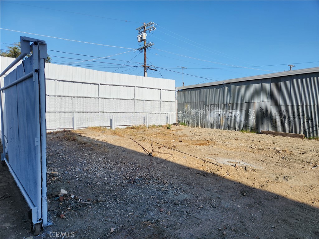 616 618 N Fries Avenue Property Photo 10